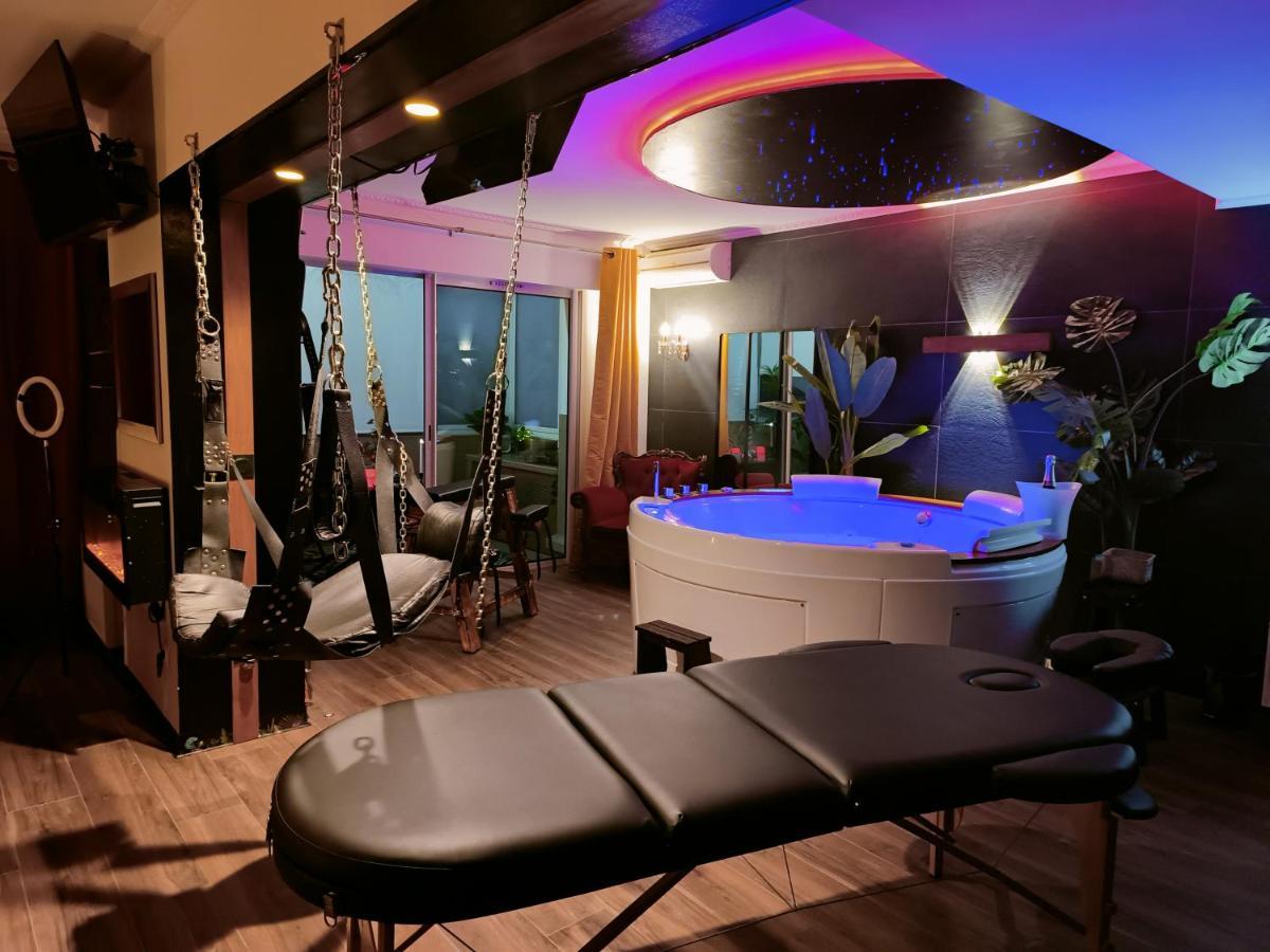 La Loveroom Bdsm De Nice " La Chambre Luxe Des Desirs " Eksteriør bilde
